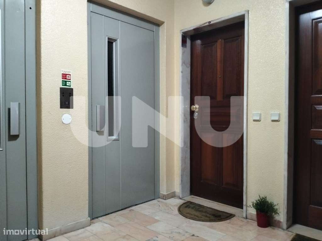 Apartamento T3 com boas áreas, em São Marcos, com suite e lareira-25