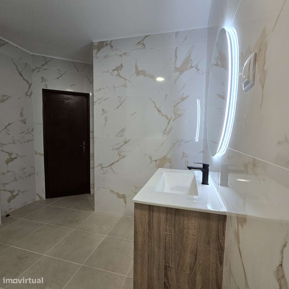 T3 Remodelado 2 Varandas 1 arrecadação-24