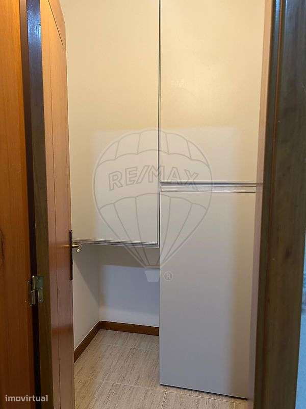 Apartamento T1 para arrendamento - Grande imagem: 2/16
