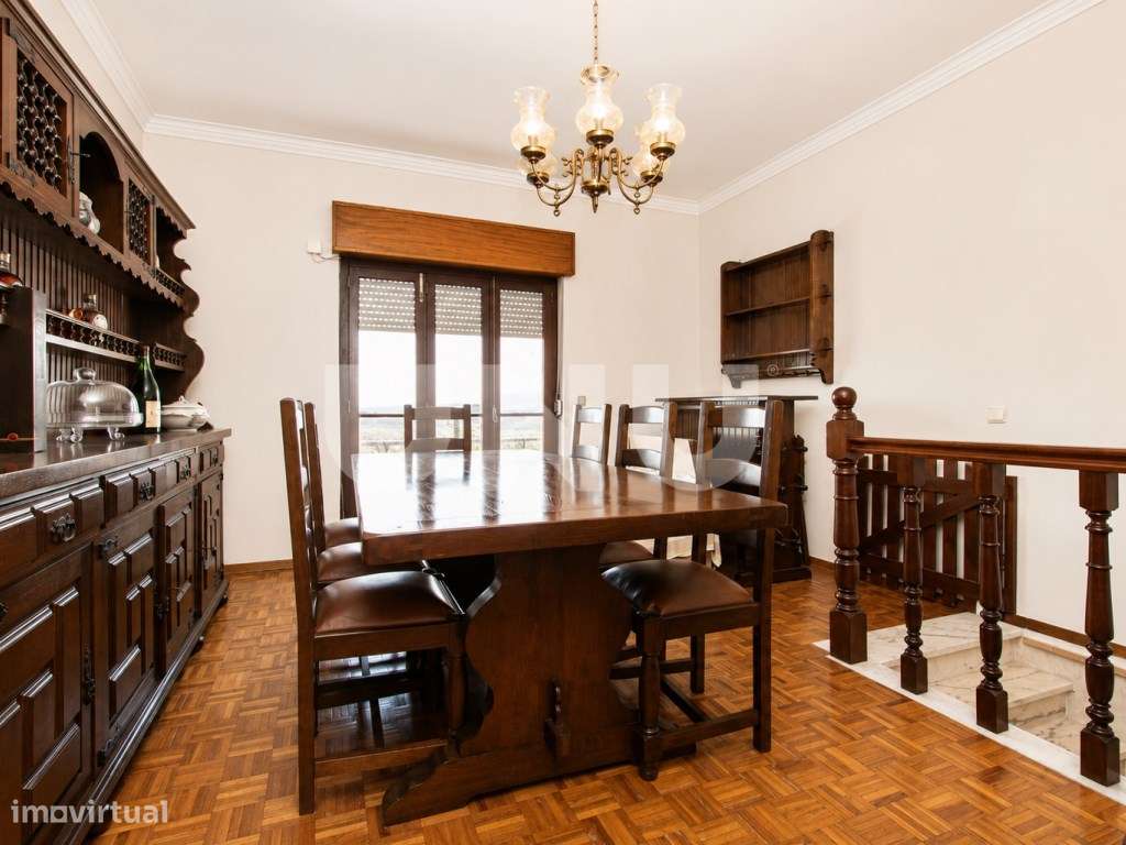 Moradia Bifamiliar T4 + T1 com garagem nas Paredes, em Alenquer!-25