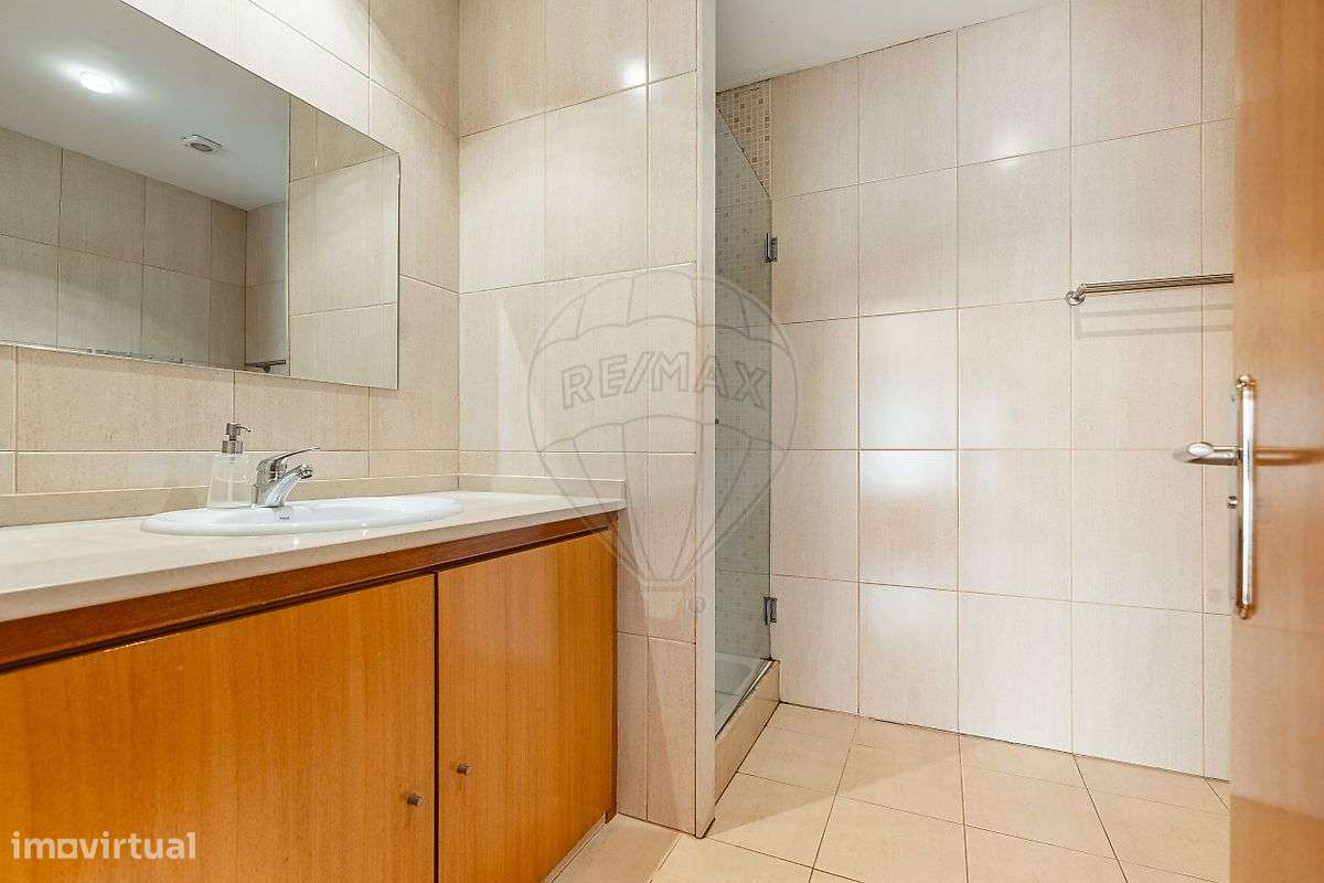 Moradia T5 para venda-24