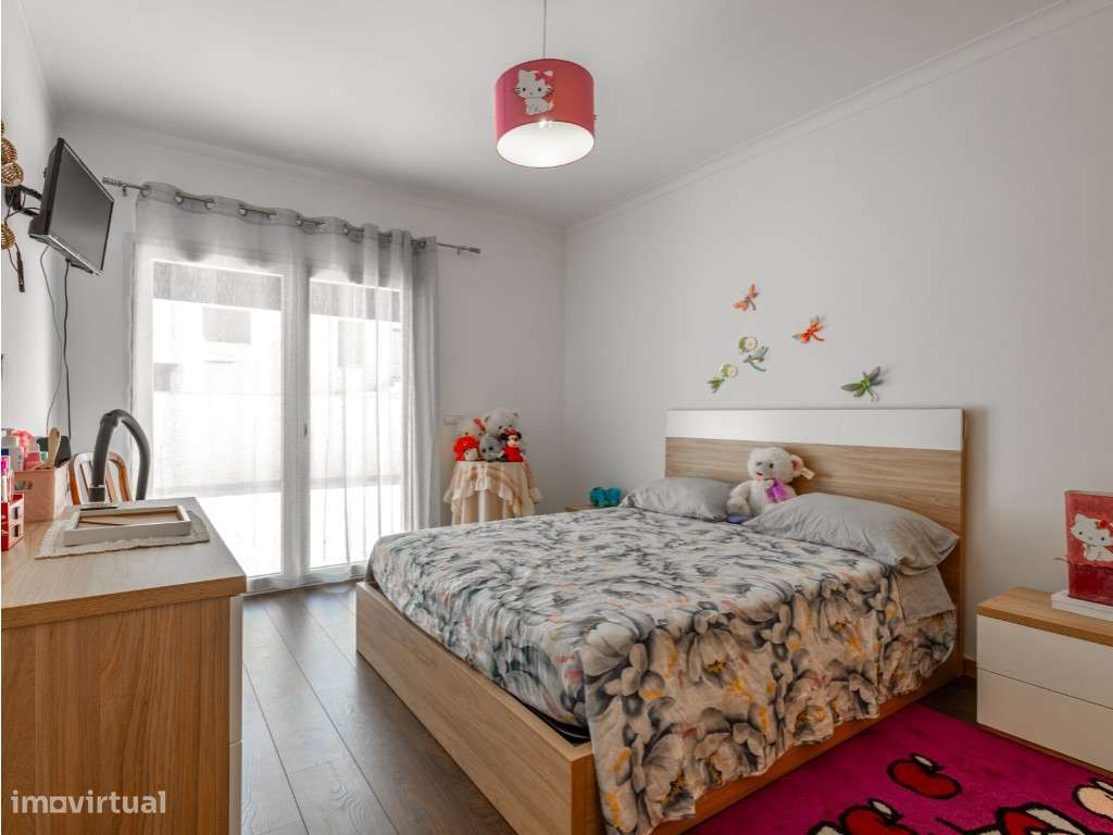 Apartamento T2!Terraço! Garagem!-2