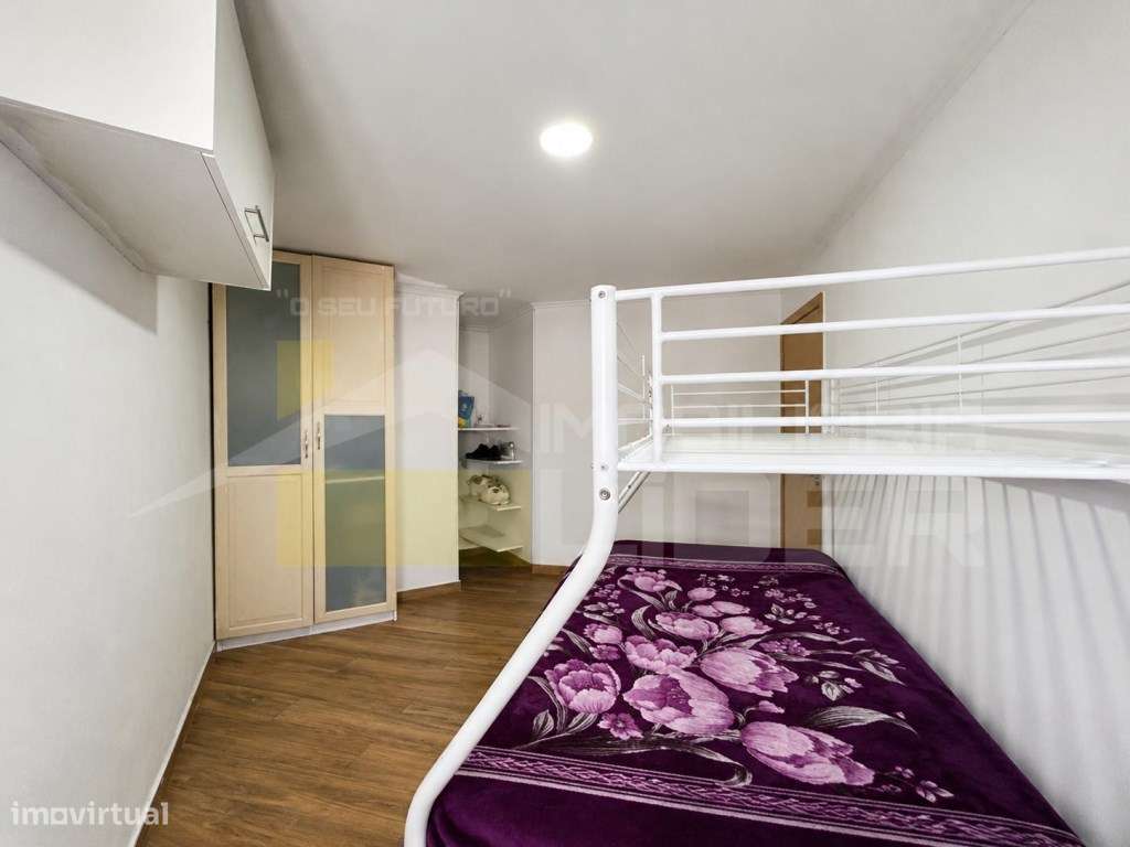 Oferta de Verão oferecemos a escritura 
Apartamento T2 remodelado ...-8