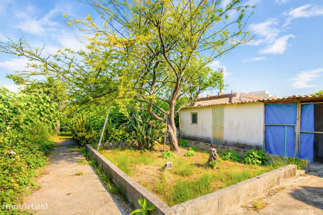 Casa Bifamiliar na Senhora da Hora | 185 m2 | Terreno com Cerca de...-27