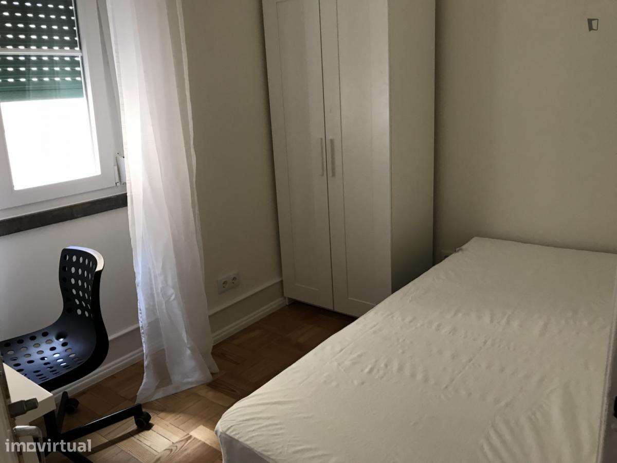 Quarto - localizado em Alameda Lisbon - Grande imagem: 3/10
