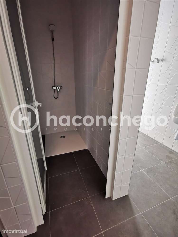 Pavilhão industrial com 483 m2 em Lijó, Barcelos-24