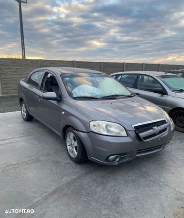 Vas expansiune Chevrolet Aveo T200  [din 2003 pana  2008] seria Sedan 1.4 MT (82 hp) - 4