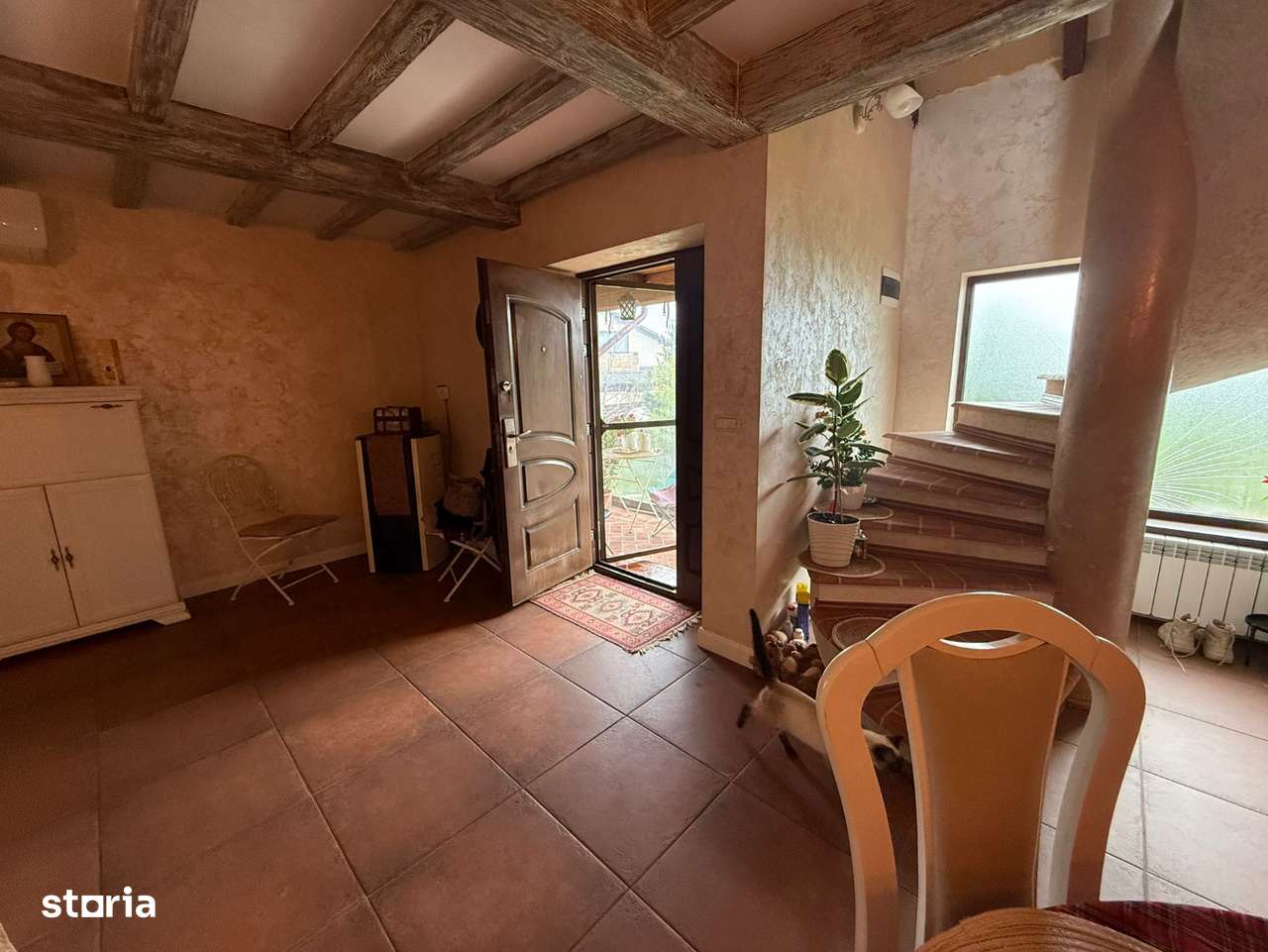 Casă nouă de vânzare, 3 camere, curte mare-11