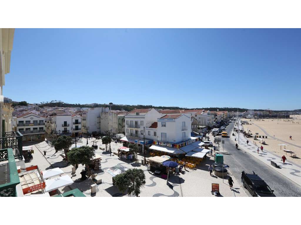 Apartamento T1 + Sotão em Primeira Linha de Mar na Nazaré-9