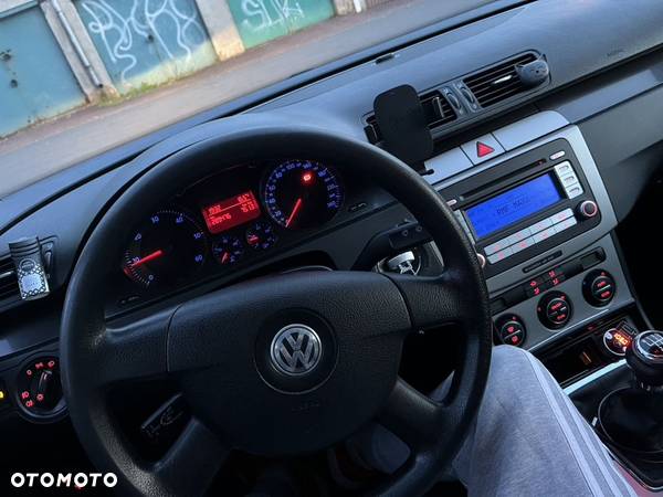 Volkswagen Passat 2.0 TDI Comfortline - 14