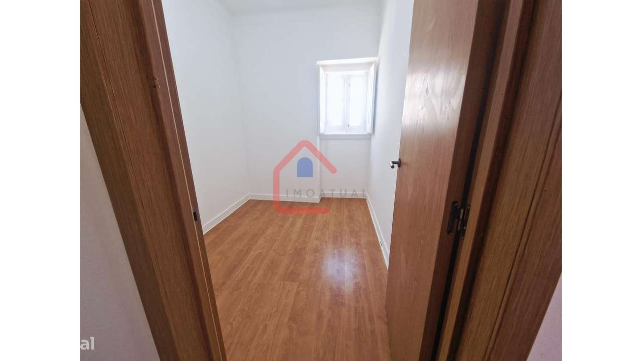 Apartamento T4 em Mercês-9