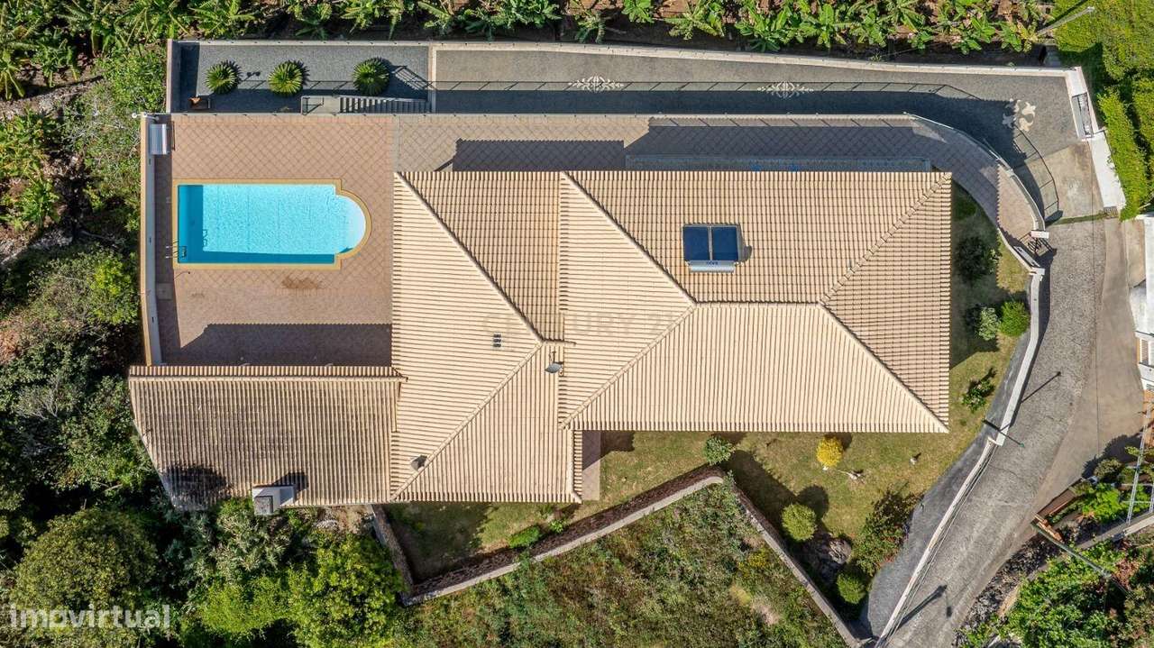 Soberba Moradia T4 + 2 + Apt.T2 - Arco da Calheta - Grande imagem: 3/52