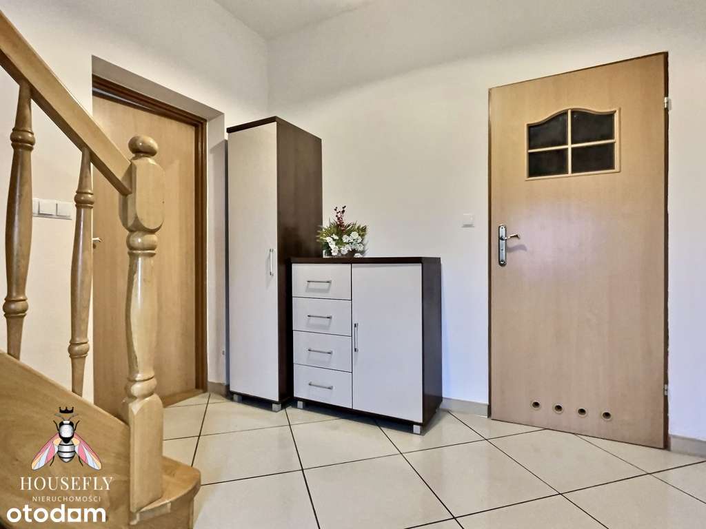 Niezależna część domu z garażem i własną działką-18