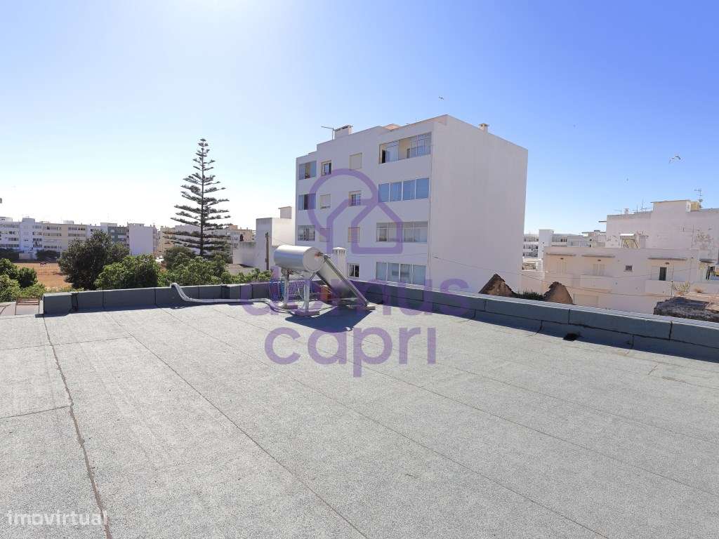 Moradia T2+1 com Garagem e Quintal em Olhão-26