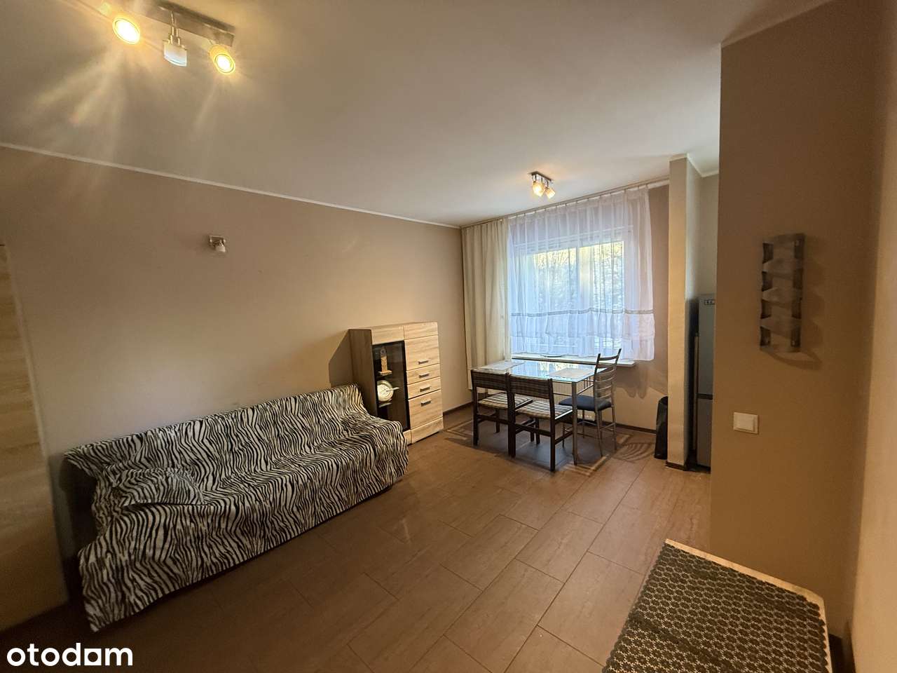 Funkcjonalne 2 pokojowe mieszkanie HALEMBA-15