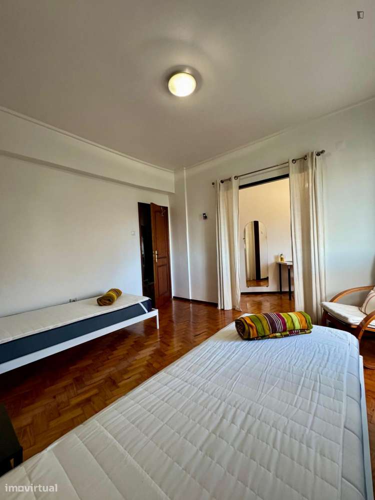 Quarto - localizado em Amadora Lisbon - Grande imagem: 4/7
