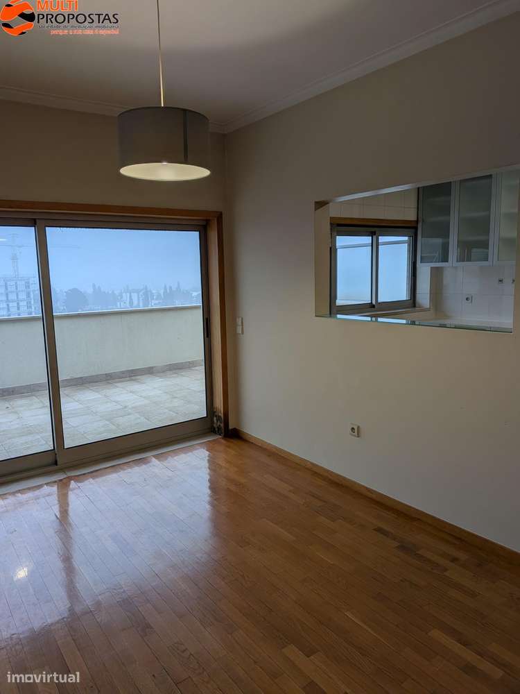 T2 C/ TERRAÇO - S. VICENTE (D.DIOGO)-14