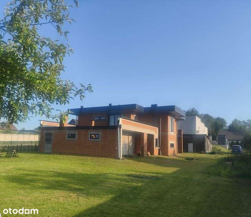 Nowoczesny dom na działce 2200m2-2