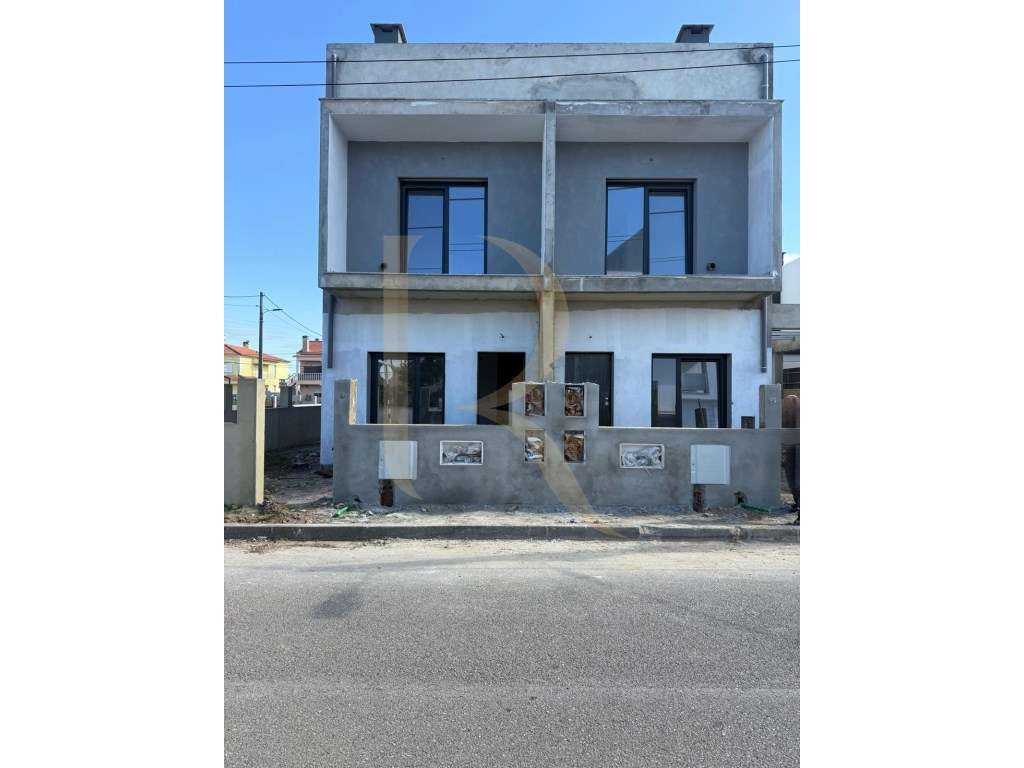 Moradia nova geminada T4 triplex - Grande imagem: 5/6