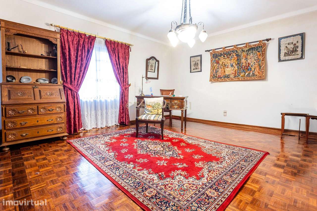 Moradia com características únicas na Aroeira-17