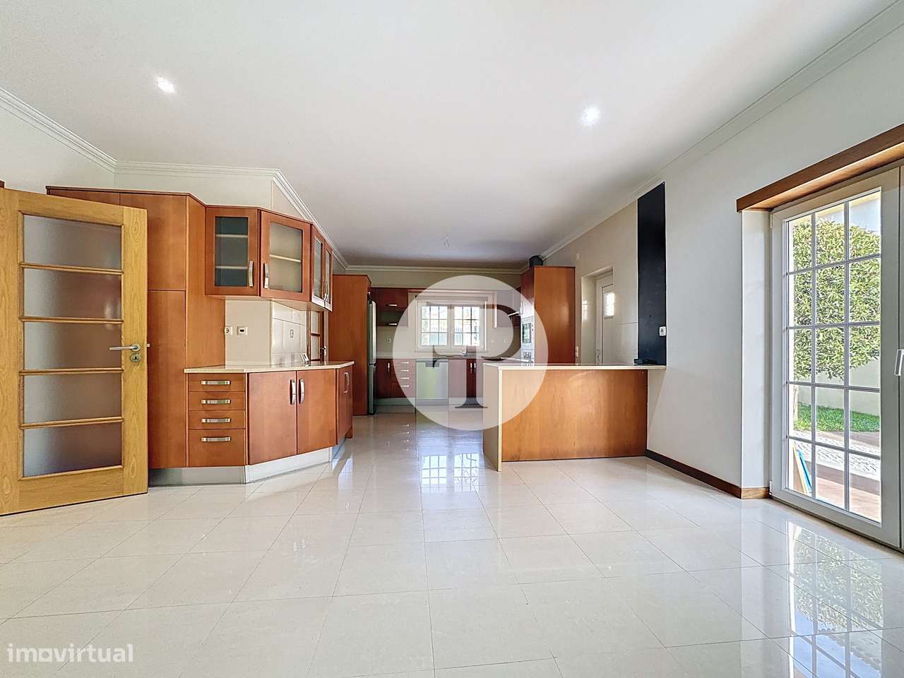Moradia T5 com piscina no Nadadouro | 408 m² | Lote de 809 m²-13