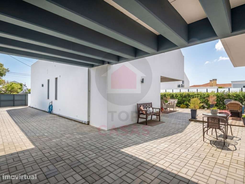 Moradia Contemporânea com 3 Quartos e Jardim Próxima de Caldas da R...-10