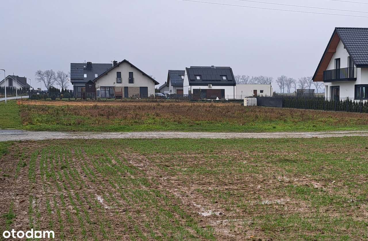 Działka budowlana 1306 m² w spokojnej okolicy - Pełny obrazek: 1/5