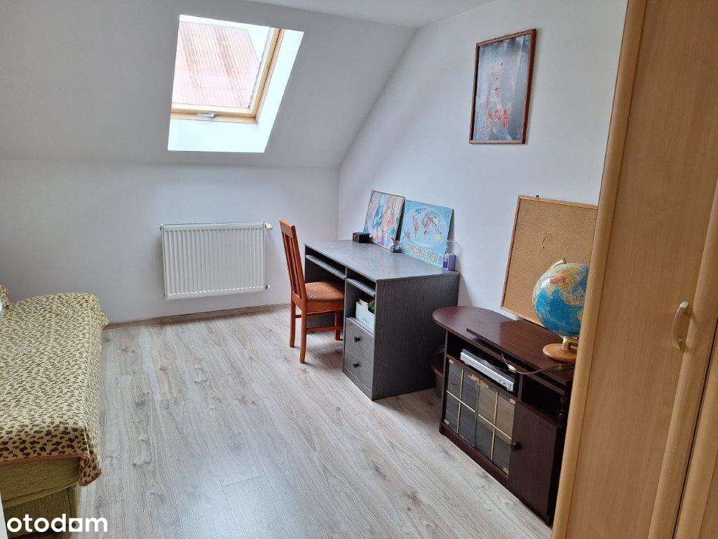 Przestronny dom z dużym ogrodem-13