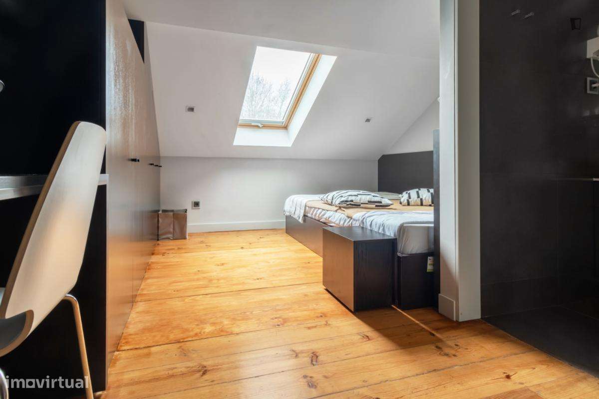 Quarto - localizado em Alta Universitária Coimbra - Grande imagem: 2/6