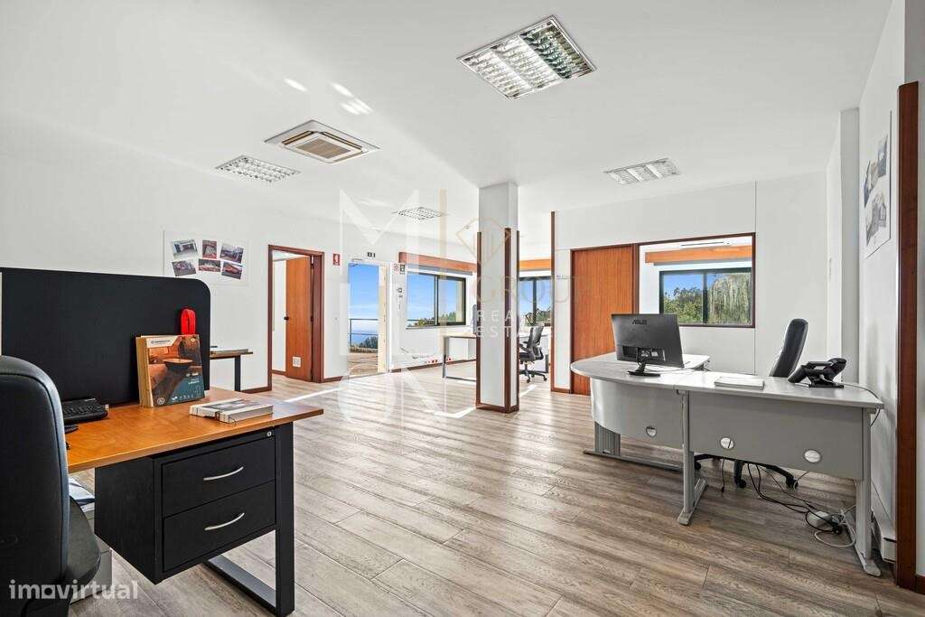 Oportunidade de Investimento Industrial - lote 7.290 m2 com 1.595 m2 d-53