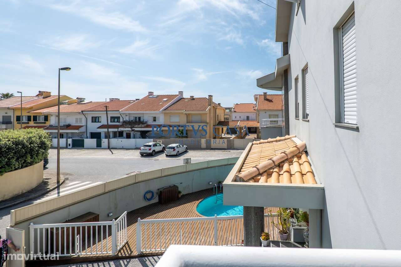 Moradia T4 com piscina em Lavra-39