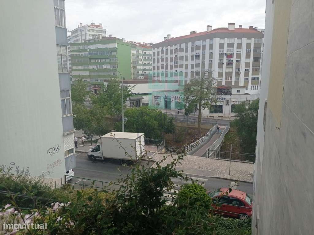 Apartamento T2, totalmente remodelado, Casal de São Brás - Amadora-27