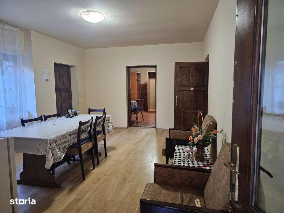 Casa cu 4 camere, suprafata 110 mp + teren 2.200 mp, Varzarii de Jos - Imagine principală: 3/10