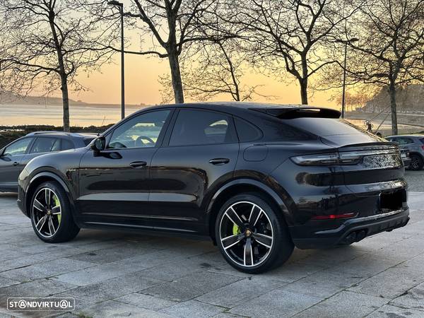 Porsche Cayenne Coupé Turbo S E-Hybrid - 11