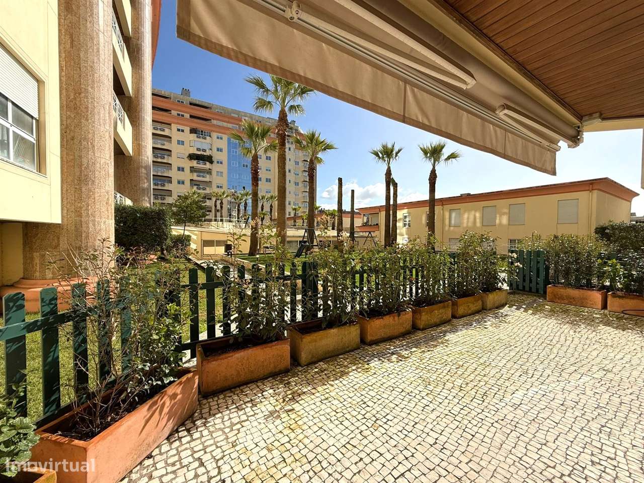 T4+1 c/ vista mar | Logradouro | Varanda nos Pinhais da Foz | Garagem - Grande imagem: 2/34