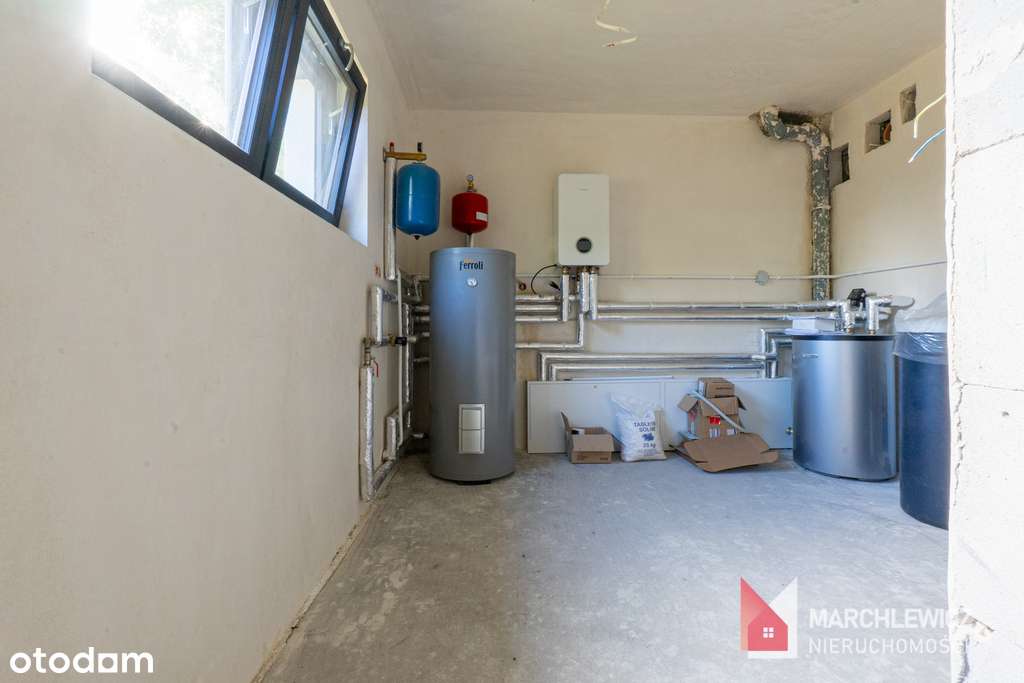 Nowoczesny dom w otulinie lasu!-11