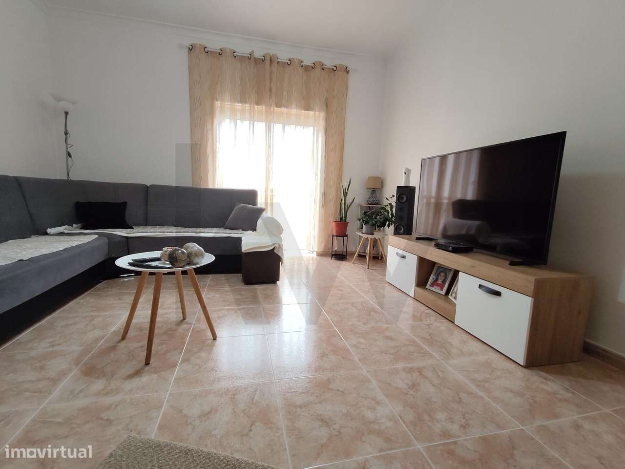 Apartamento T3 com varanda e arrecadação, na Moita, Setúbal-8