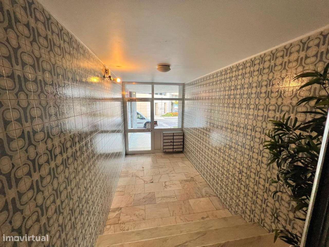Apartamento T4 no Carvalhido com 3 casas de banho e varanda-12