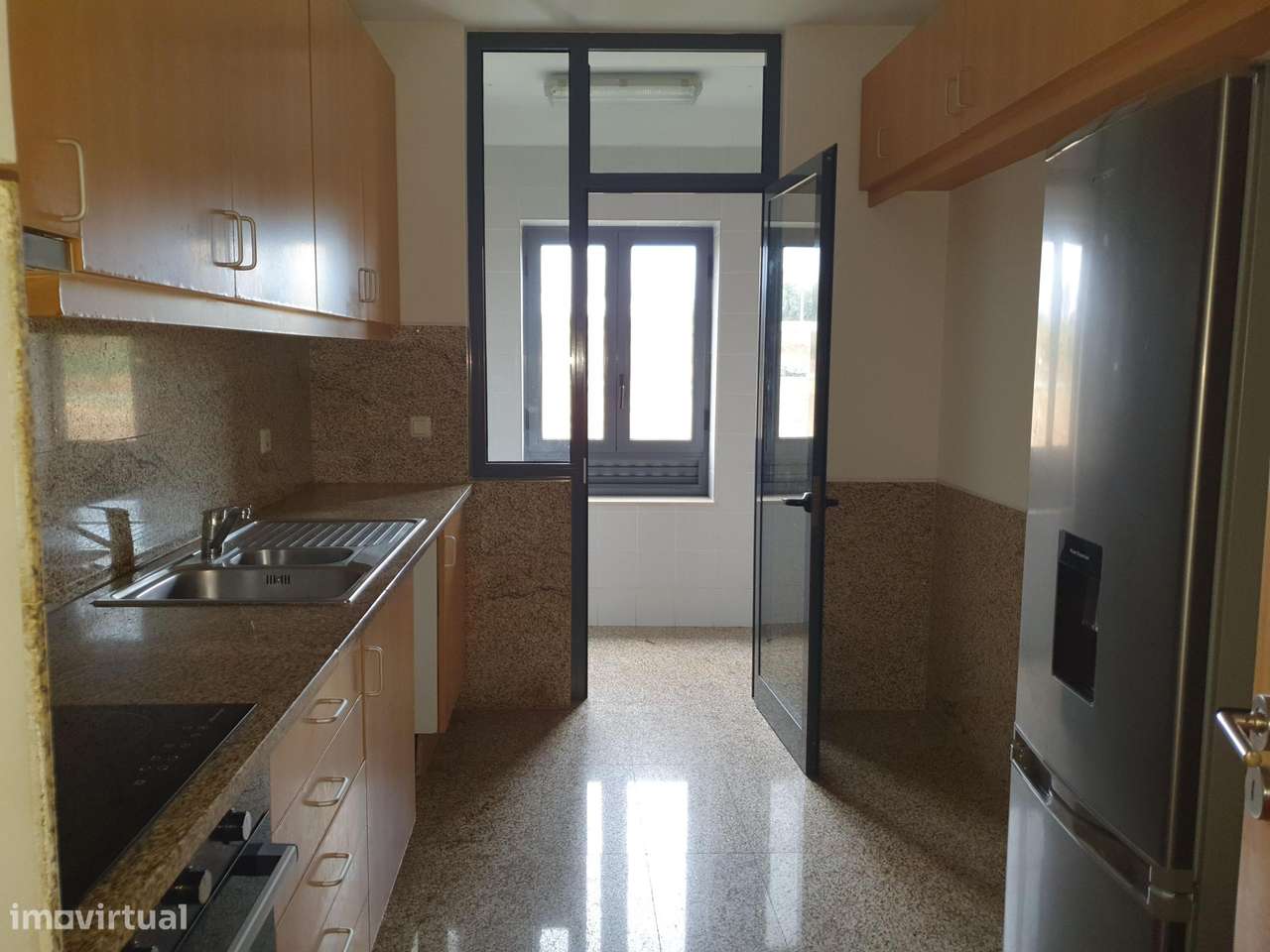 Apartamento T3 em Oliveira do Douro | Arrumo + Parqueamento-5