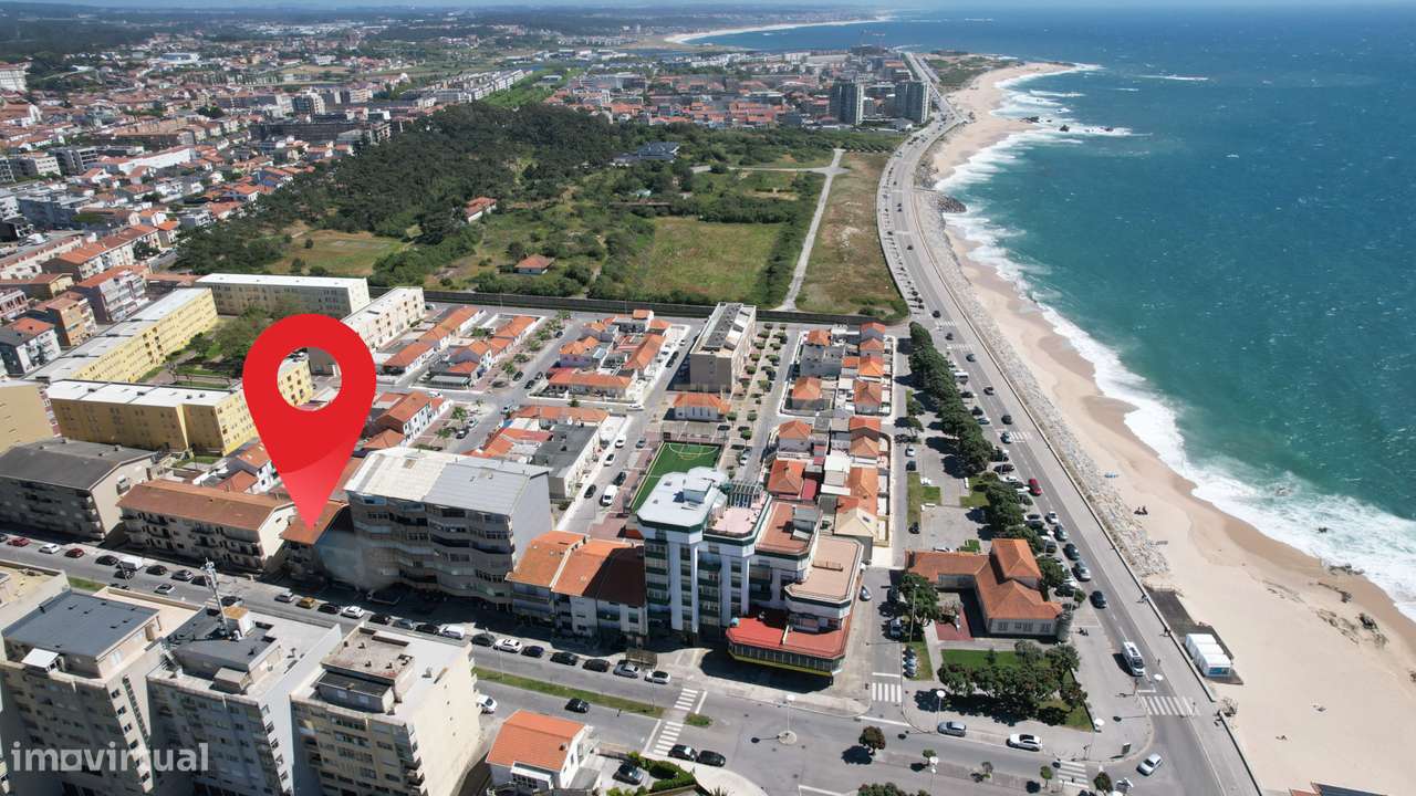Prédio com três apartamentos T3+1 e um T2 à venda - Oportunidade Única - Grande imagem: 2/14