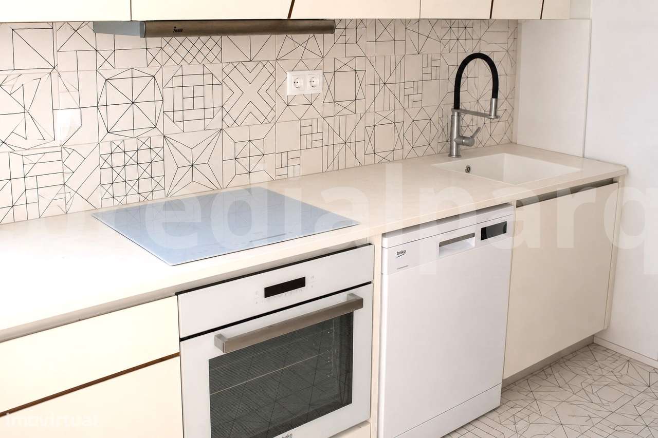 Moradia T3+1 para venda no Bairro António Aroso-6
