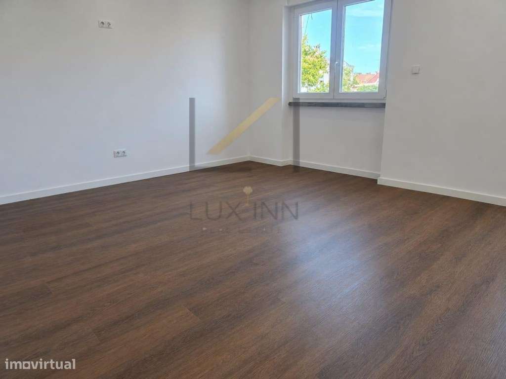T2 Remodelado Av. Alexandre Salles Venteira - Amadora-2