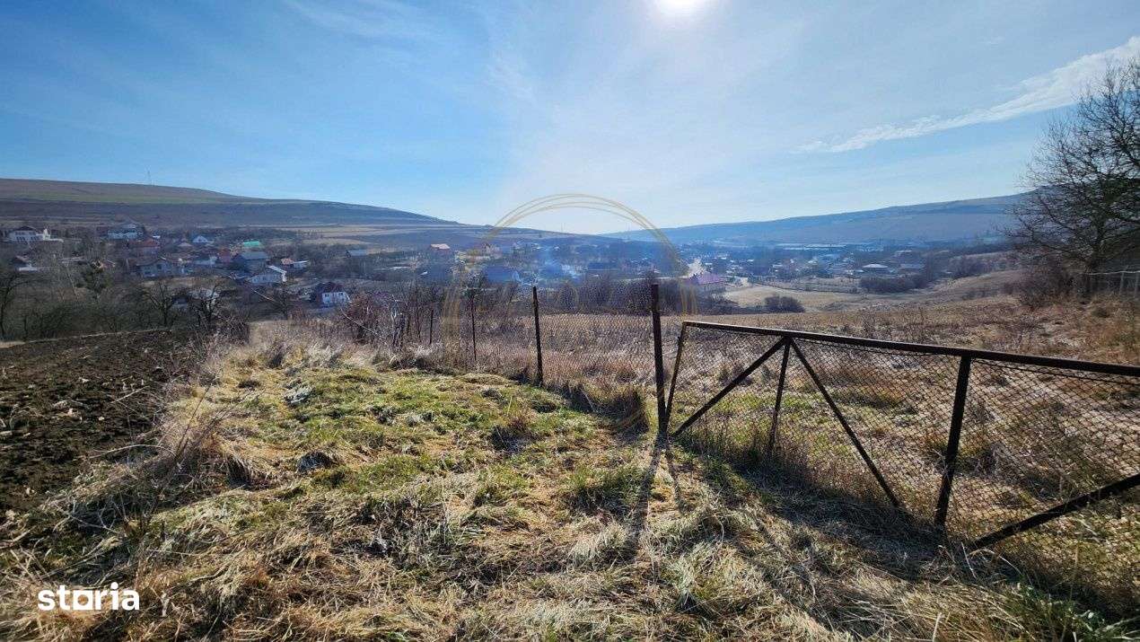 Teren intravilan in Valcele, 1400mp, front 20 ml, zona centrala - Imagine principală: 5/7