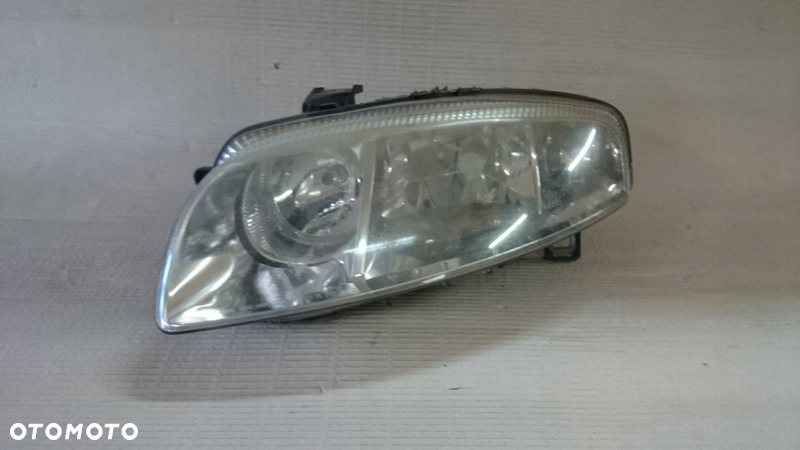 lampa lewy przód przednia lewa Alfa Romeo GT Europ - 2