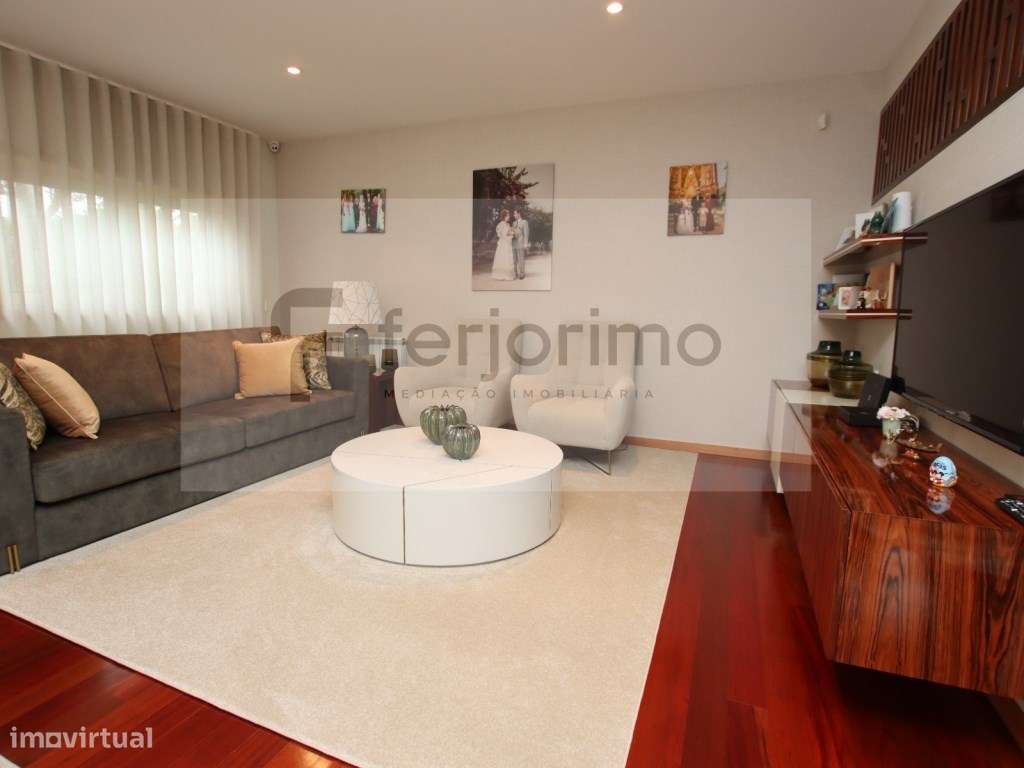 'NOVIDADE'
Excelente Moradia Geminada-6