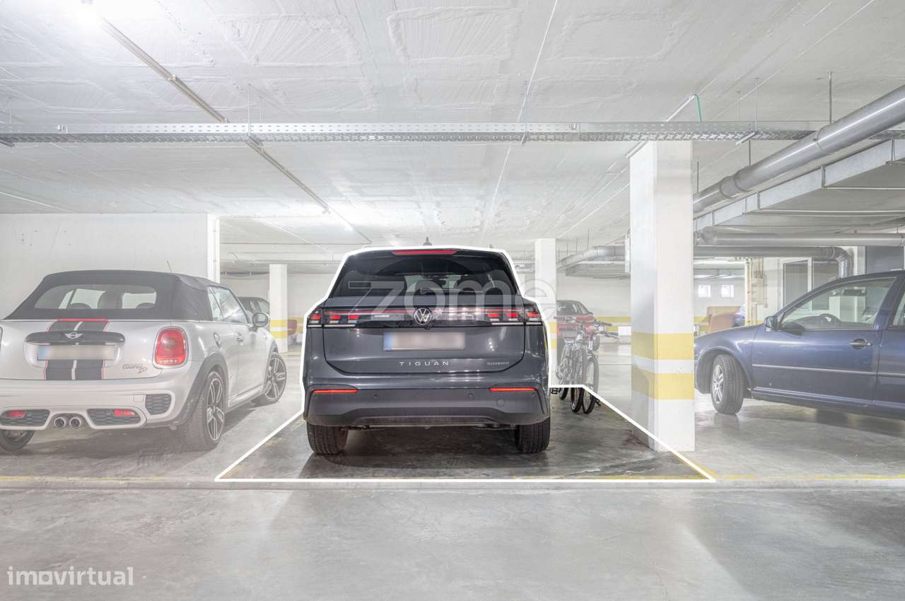 Apartamento T3 com garagem e arrumos, Foz do Douro, Porto-37