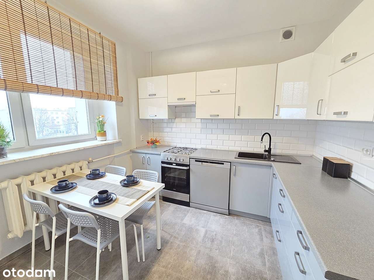 Bardzo ładne do wprowadzenia z parkingiem-9