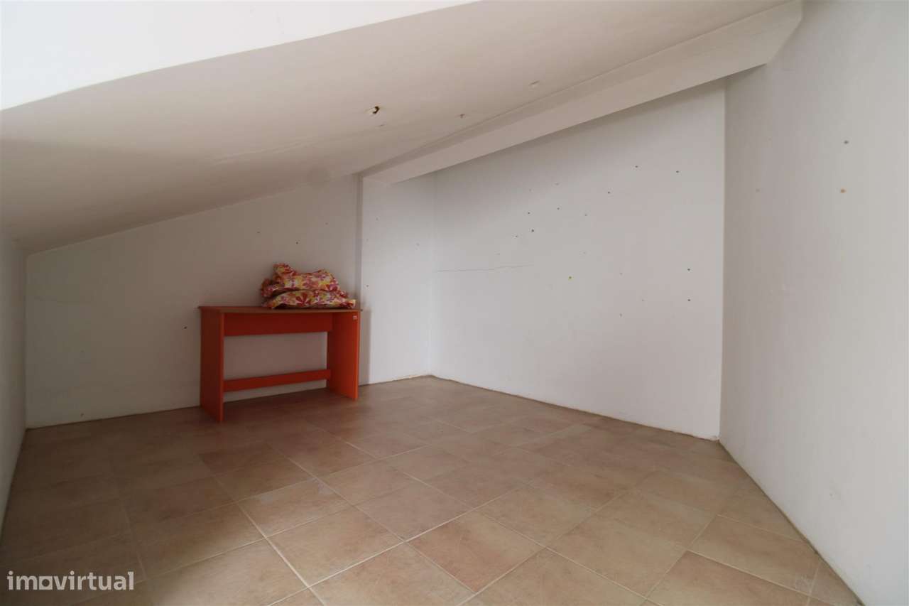 Apartamento T3 Duplex em Oiã-11