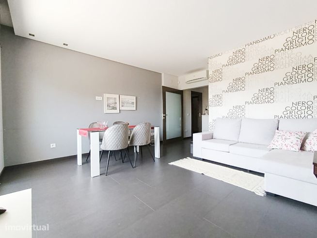 Apartamento T2 com garagem em zona da Solum-1