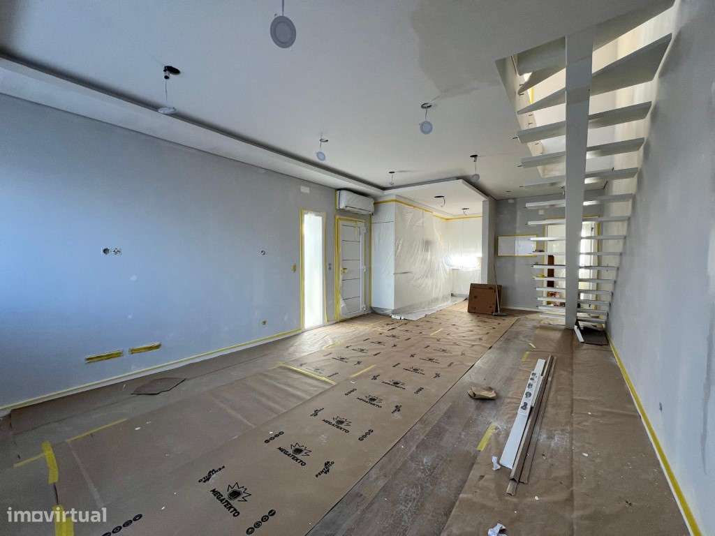 Moradia T2 com Piscina - Grande imagem: 5/14